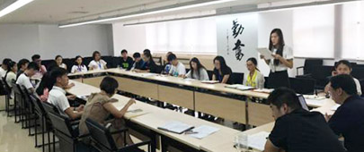 公司召開8月份全體會